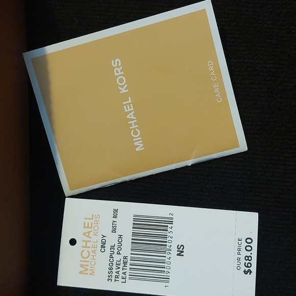 Michael Kors Travel Bag - Picture 15 of 15